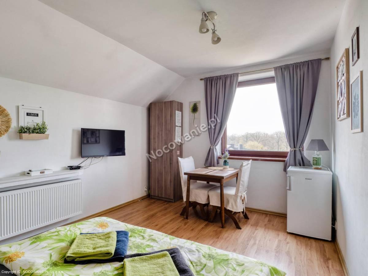 Pokoje Przy Bulwarach Uniejów Exterior foto